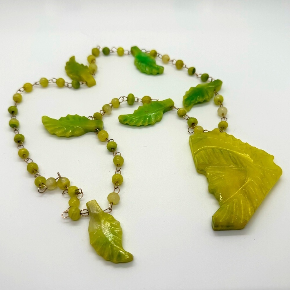 Vintage carved Jadeite and Chrysoprase necklace​​